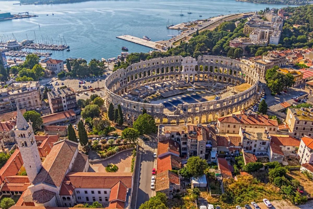 Hotel Ane in Pula - Istrien Exterior foto